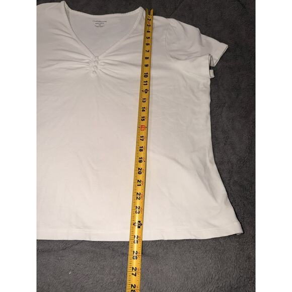 Women’s Croft And Barrow While Tee With Button Accents V Neck Plus Size 1X - Picture 4 of 4